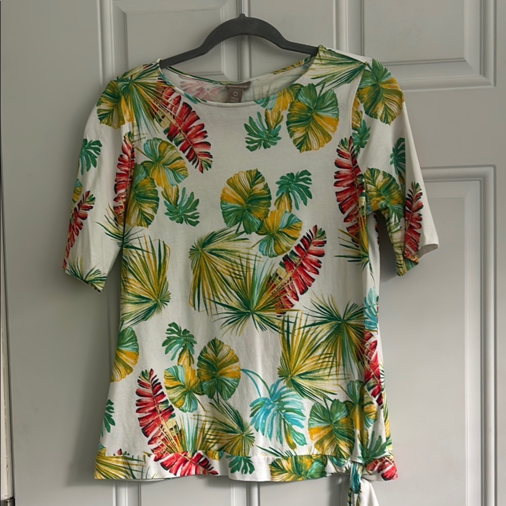 ❤️2/$15 or 3/$21❤️Chico’s Tropical Print Women's Short Sleeve Top, Size Small